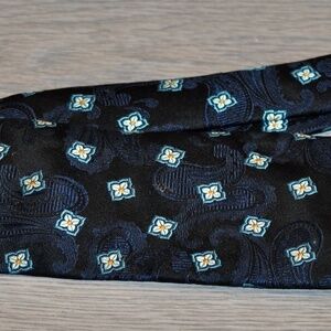 HUGO BOSS tie 100% Silk Made in Italy Couture designer Dark Blue